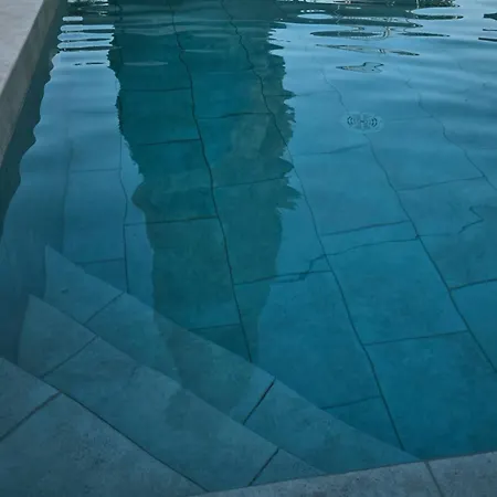 Le De Chloe En Provence Фуркё